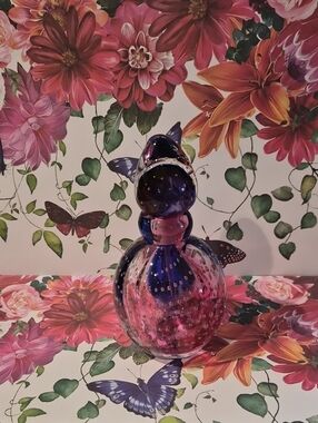 INCREDIBLE LUXURY PARFUME BOTTLE